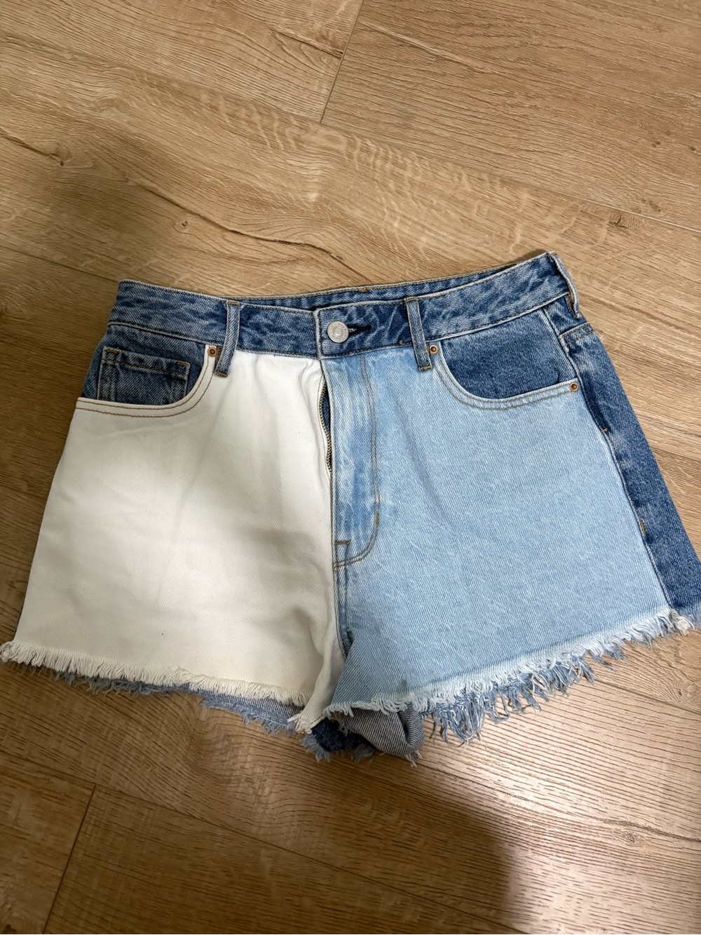 PacSun Two-Tone High-Rise Denim Shorts - Blue & White